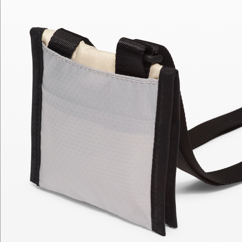 Lululemon Ever Ready Crossbody Wallet NWT - Picture 6 of 13